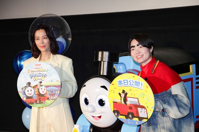 木村佳乃＆イモトアヤコがママ友トーク『映画　きかんしゃトーマス　いっしょに歌おう！ドレミファ♪ソドー島』初日舞台挨拶（10枚目）