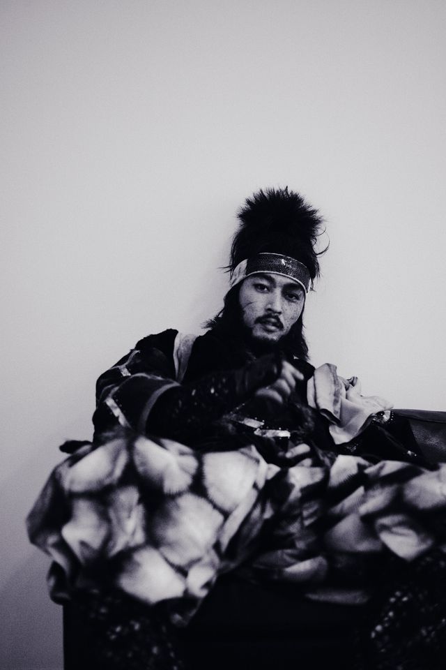 八犬士キャストの貴重なモノクロオフショット！＜全13点＞（8枚目）