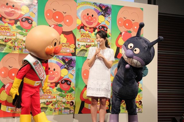 井上真央、純白ワンピース姿で登場！フォトギャラリー：フォトギャラリー