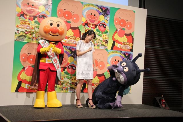 井上真央、純白ワンピース姿で登場！フォトギャラリー（2枚目）