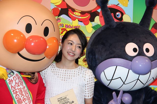 井上真央、純白ワンピース姿で登場！フォトギャラリー（9枚目）