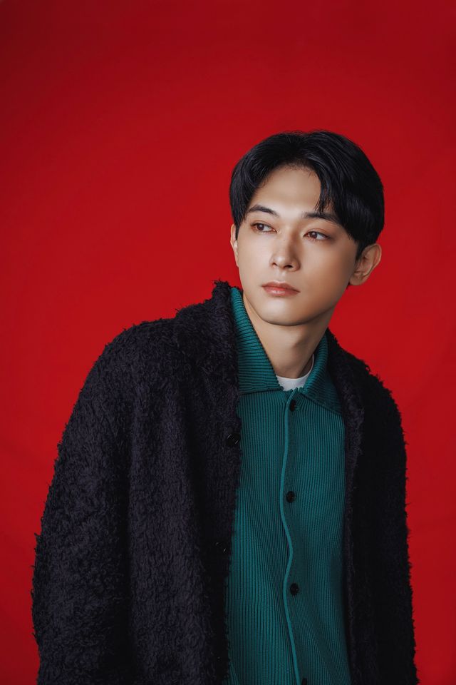 優しくほほ笑む吉沢亮【インタビューカット集】（4枚目）