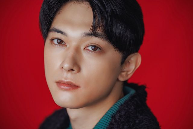 優しくほほ笑む吉沢亮【インタビューカット集】（5枚目）