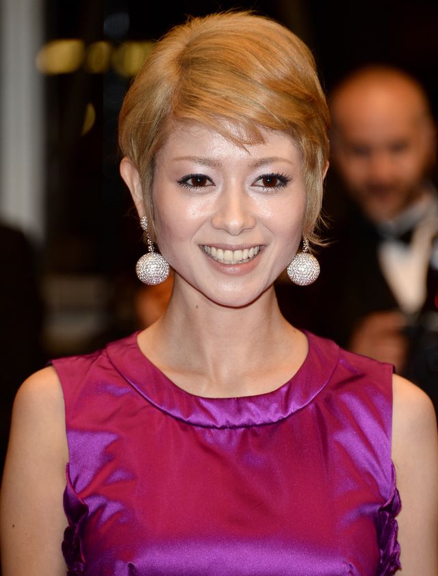 【4枚】スタイル抜群！真木よう子が美しい…（2枚目）