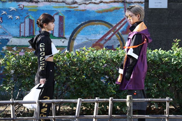寿＆駆無、行方不明の喜輝を捜索！「超宇宙刑事ギャバン インフィニティ」第13話場面写真：フォトギャラリー