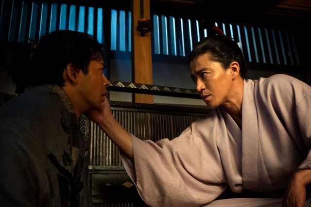 小一郎（仲野太賀）は信長（小栗旬）の前で驚きの行動に出る…「豊臣兄弟！」第6回場面写真：フォトギャラリー