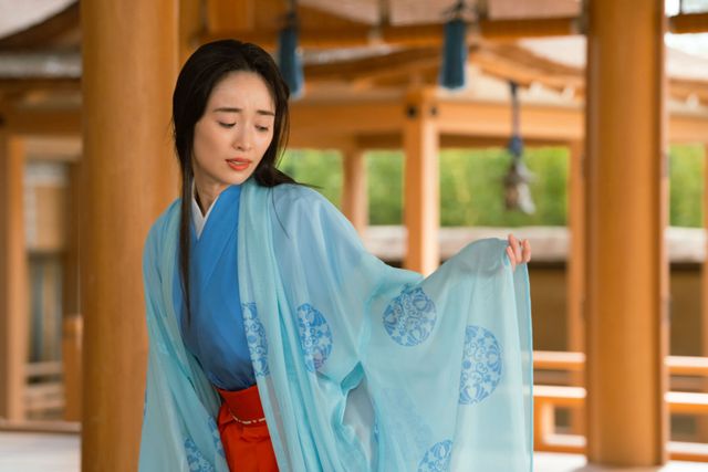 恋愛体質の和泉式部、シースルーの装いで登場！「光る君へ」第30回場面写真（3枚目）