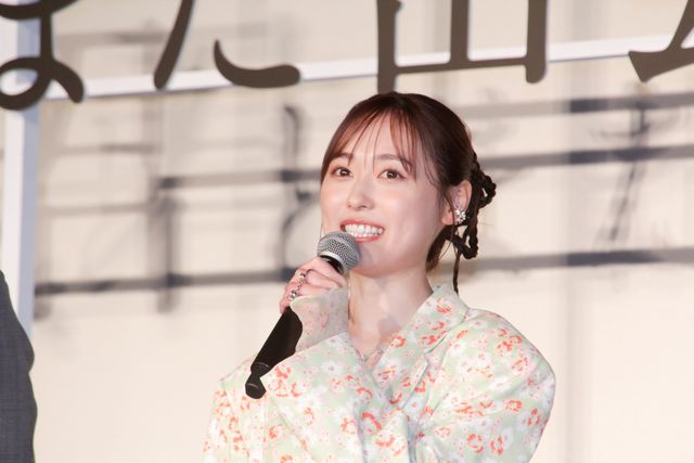 福山雅治がサプライズで登場！福原遥、水上恒司ら『あの花が咲く丘で、君とまた出会えたら。』完成披露舞台挨拶（12枚目）