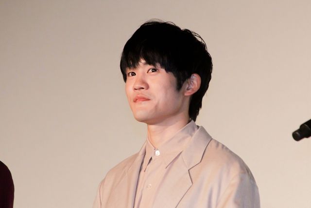 福山雅治がサプライズで登場！福原遥、水上恒司ら『あの花が咲く丘で、君とまた出会えたら。』完成披露舞台挨拶（16枚目）