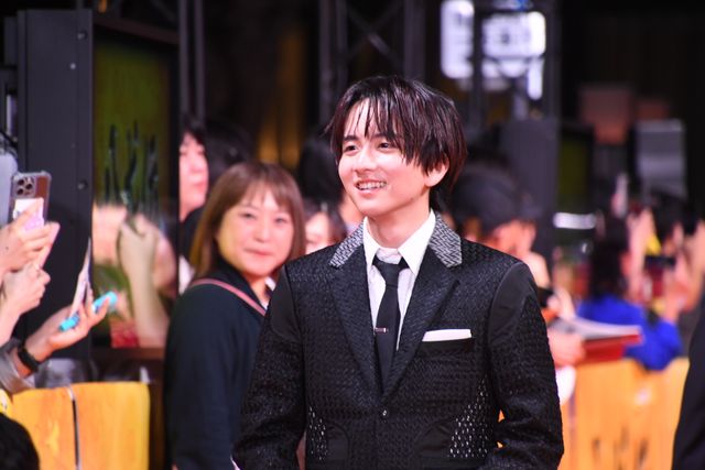 美の渋滞！『八犬伝』レッドカーペットの模様（13枚目）