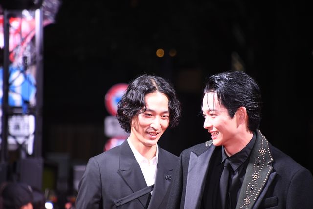 美の渋滞！『八犬伝』レッドカーペットの模様（17枚目）