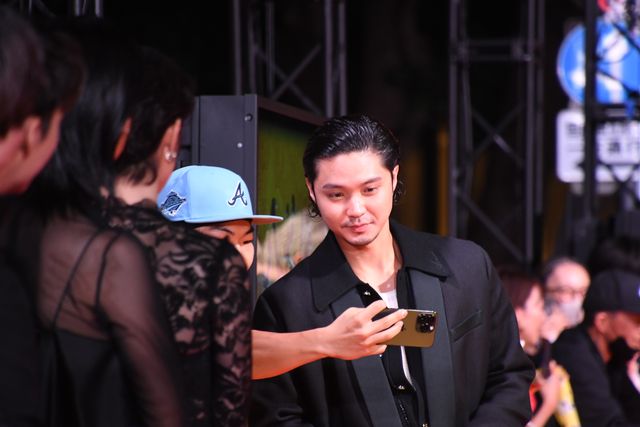 美の渋滞！『八犬伝』レッドカーペットの模様（23枚目）