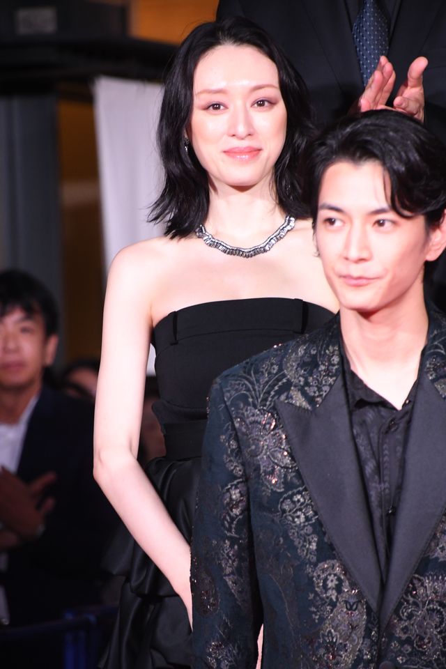 美の渋滞！『八犬伝』レッドカーペットの模様（32枚目）