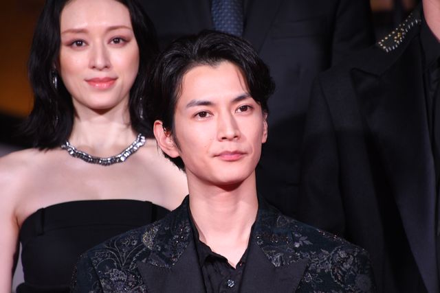 美の渋滞！『八犬伝』レッドカーペットの模様（40枚目）