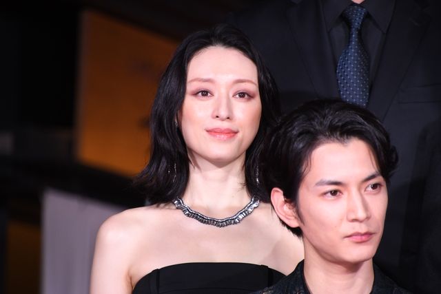 美の渋滞！『八犬伝』レッドカーペットの模様（41枚目）