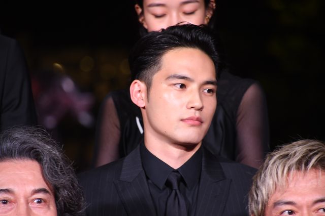 美の渋滞！『八犬伝』レッドカーペットの模様（47枚目）