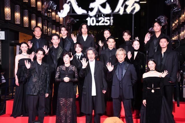 美の渋滞！『八犬伝』レッドカーペットの模様（66枚目）