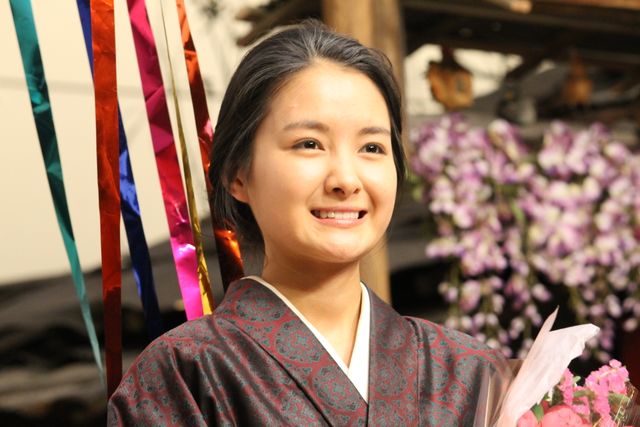 「わろてんか」撮影終了！葵わかな、共演者のサプライズに感極まる（12枚目）