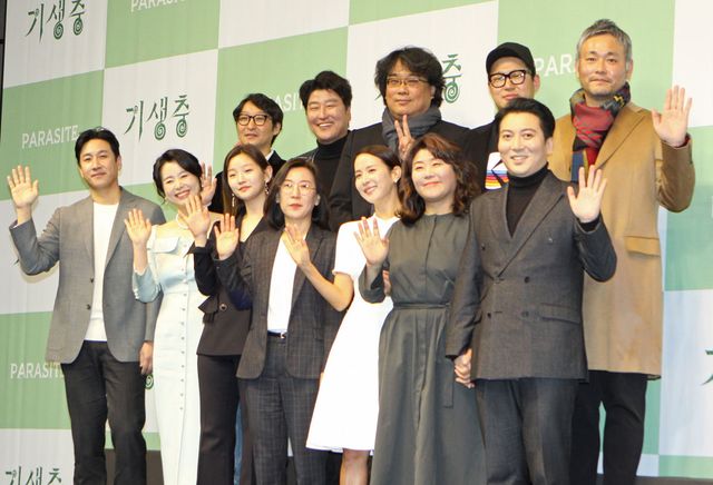 アカデミー賞を受賞し、韓国に凱旋したポン・ジュノ監督