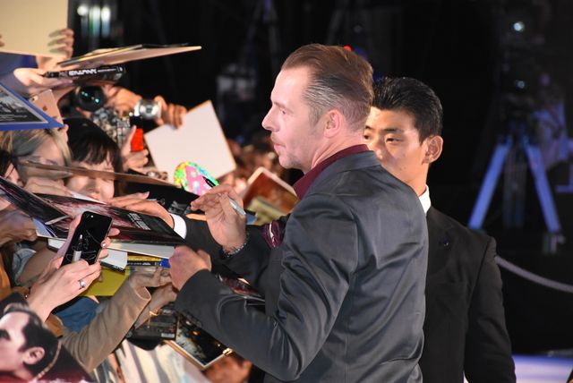 サイモン・ペッグ、熱烈ファンサービス！『スター・トレック BEYOND』のジャパンプレミアフォトギャラリー（19枚目）