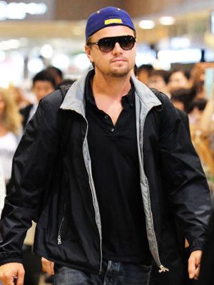 ディカプリオのこの変装スタイルはおなじみ!