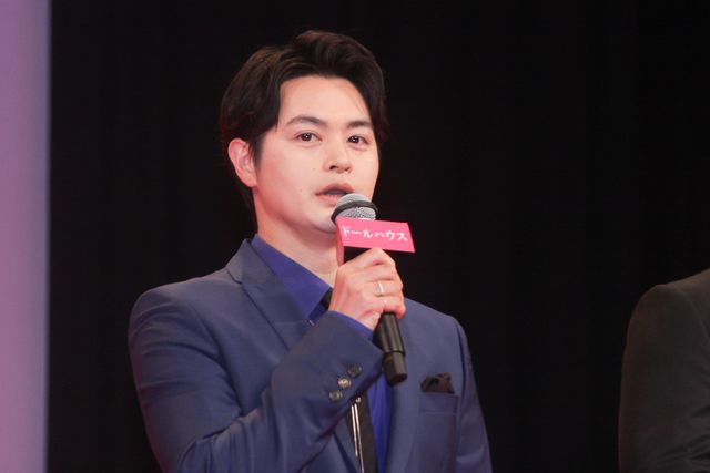 長澤まさみ、艶やかドレスで魅了！瀬戸康史らと『ドールハウス』ジャパンプレミア（12枚目）