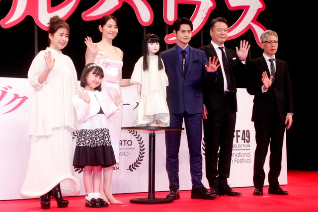 長澤まさみ、艶やかドレスで魅了！瀬戸康史らと『ドールハウス』ジャパンプレミア（16枚目）