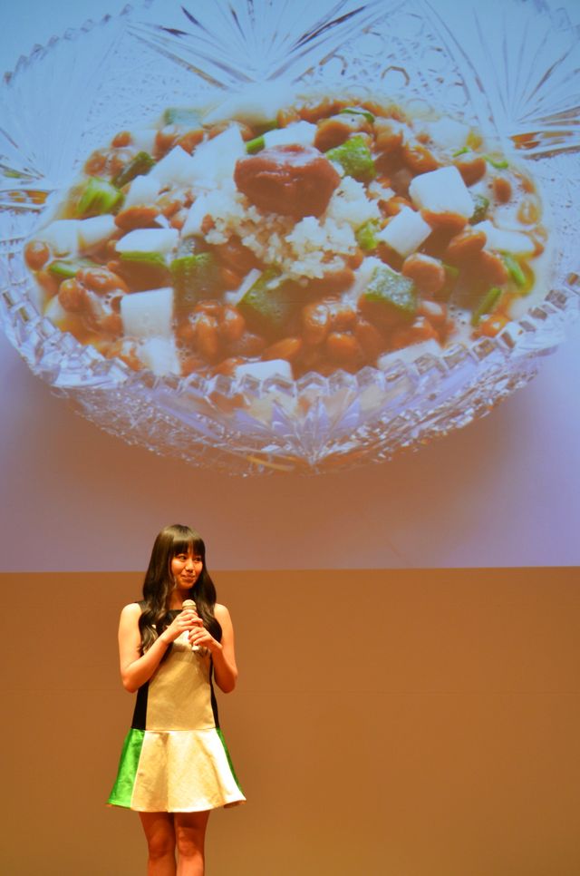 宮崎香蓮「納豆クイーン」授賞式フォトギャラリー（12枚目）