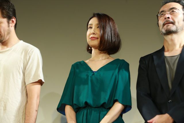 浅野忠信、カンヌ受賞に感極まる（7枚目）