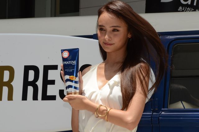 モデル・石田ニコル　今夏はサーフィンに挑戦してライフセーバーにレスキューされたい　画像ギャラリー（5枚目）