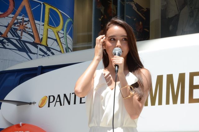 モデル・石田ニコル　今夏はサーフィンに挑戦してライフセーバーにレスキューされたい　画像ギャラリー（16枚目）