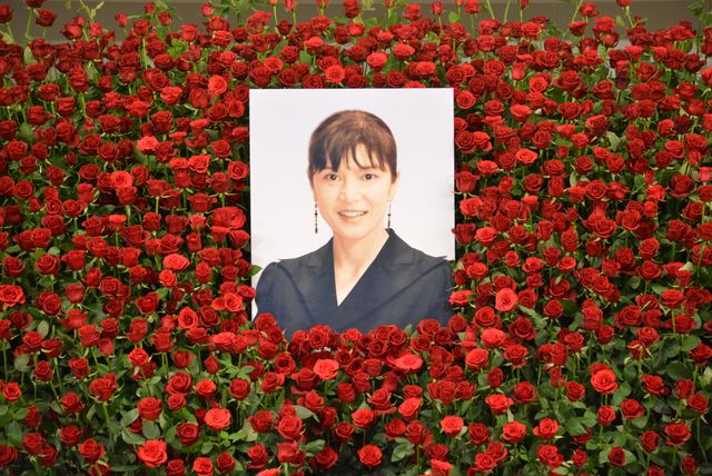 女優・中川安奈さんのお別れ会に、堤真一、長谷川博己ら約550人が参列　画像ギャラリー（4枚目）