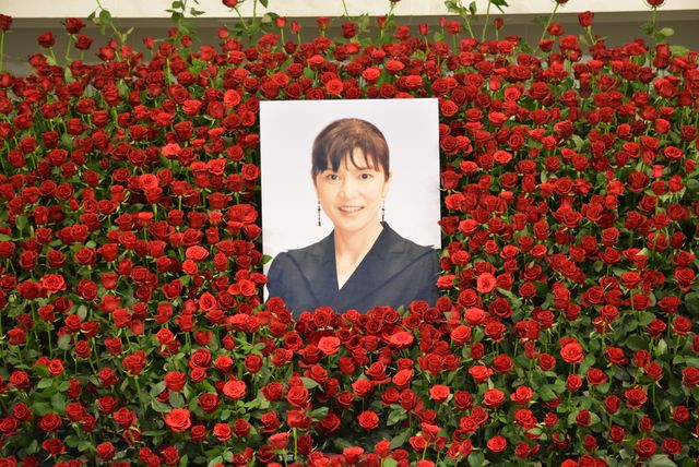 女優・中川安奈さんのお別れ会に、堤真一、長谷川博己ら約550人が参列　画像ギャラリー（6枚目）