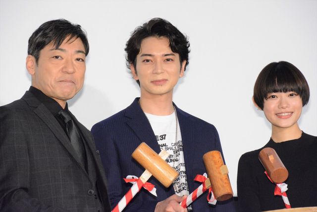 松本潤、香川照之、杉咲花が鏡開き！『99.9』初日舞台挨拶（7枚目）