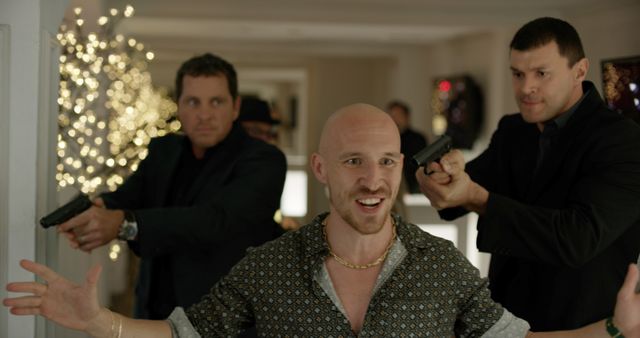 拷問装置に囚われた仲間を制限時間内に救出できるのか…？『＃フォロー・ミー』（3枚目）