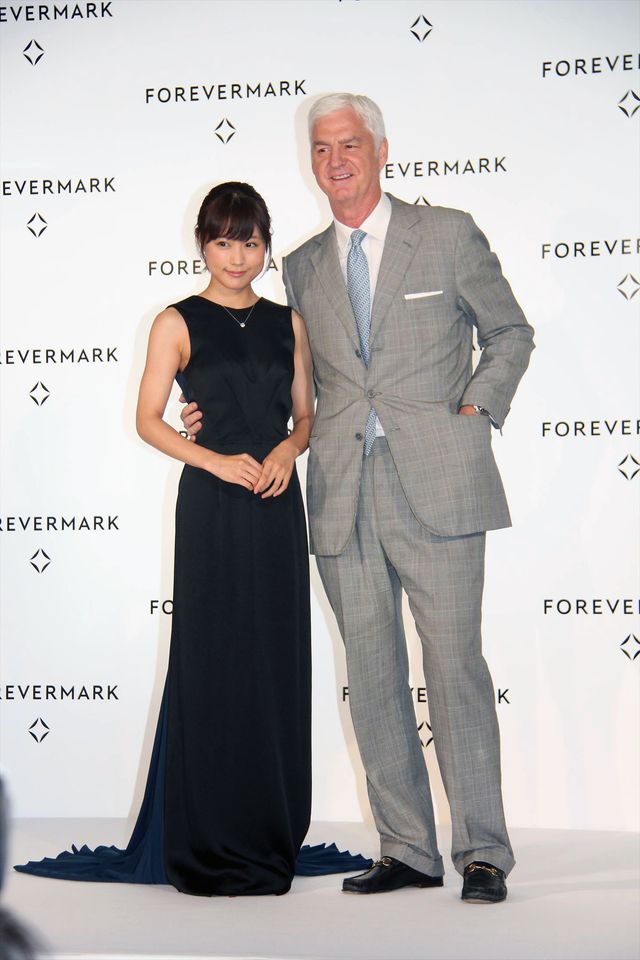 有村架純、大人セクシードレスにダイヤモンドがキラリ！フォトギャラリー（11枚目）