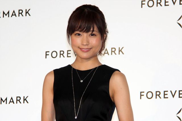 有村架純、大人セクシードレスにダイヤモンドがキラリ！フォトギャラリー（19枚目）