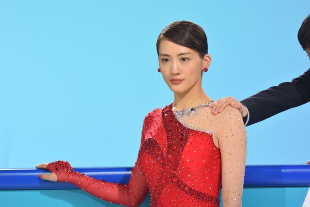 綾瀬はるか、フィギュアスケート選手に変身！（8枚目）