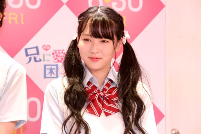 土屋太鳳、やっぱりスタイルいい～！かわいい制服ショット　『兄に愛されすぎて困ってます』“兄の日”制服女子会イベント（12枚目）