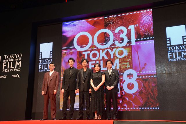 稲垣吾郎、黒いスーツでクールに決める！（3枚目）