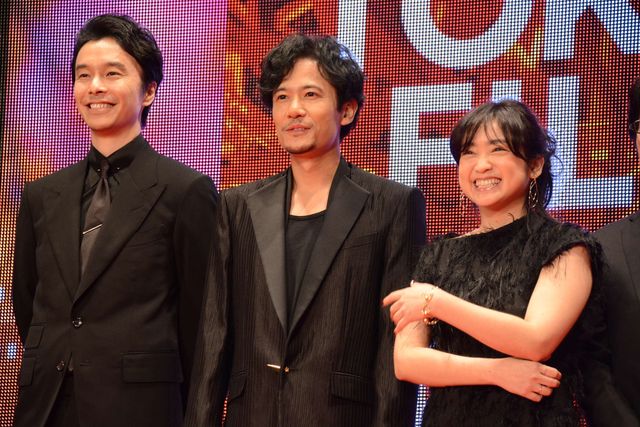 稲垣吾郎、黒いスーツでクールに決める！（6枚目）