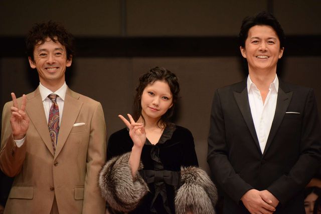 福山雅治＆吉田羊、映画『SCOOP！』資料で大物俳優の張り込みDVDを鑑賞　画像ギャラリー（11枚目）