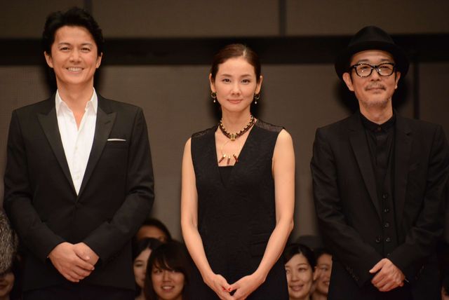 福山雅治＆吉田羊、映画『SCOOP！』資料で大物俳優の張り込みDVDを鑑賞　画像ギャラリー（13枚目）