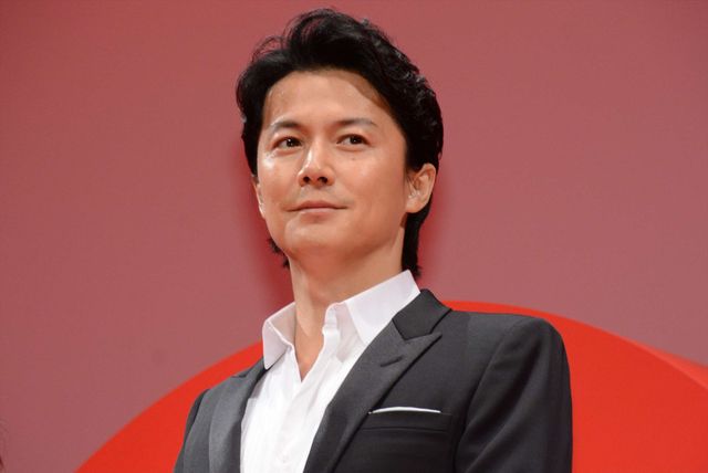 福山雅治＆吉田羊、映画『SCOOP！』資料で大物俳優の張り込みDVDを鑑賞　画像ギャラリー（18枚目）