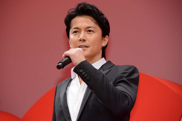 福山雅治＆吉田羊、映画『SCOOP！』資料で大物俳優の張り込みDVDを鑑賞　画像ギャラリー（19枚目）