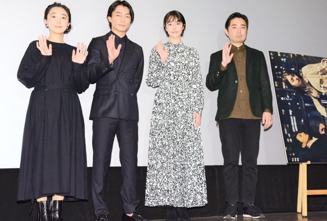 唐田えりか、涙…映画『の方へ、流れる』初日舞台あいさつ（2枚目）