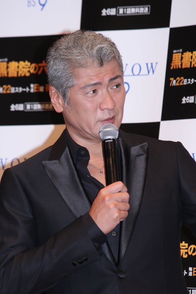 吉川晃司＆上地雄輔「連続ドラマW　黒書院の六兵衛」完成披露で仲良しトーク！（8枚目）