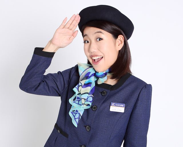 アテンダント姿で百面相！【横澤夏子インタビューカット集】（5枚目）