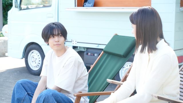 切なすぎる…堀田真由＆萩原利久「たとえあなたを忘れても」初回場面写真（2枚目）