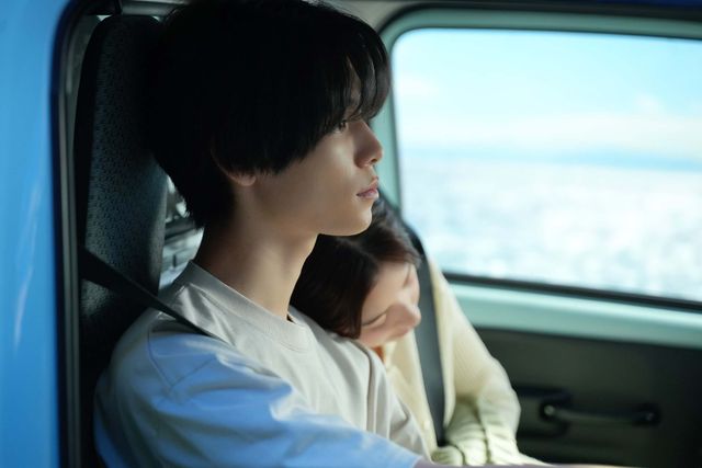 切なすぎる…堀田真由＆萩原利久「たとえあなたを忘れても」初回場面写真（6枚目）
